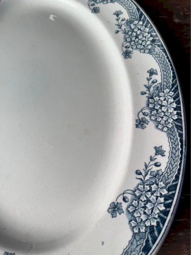 Plat en terre de fer