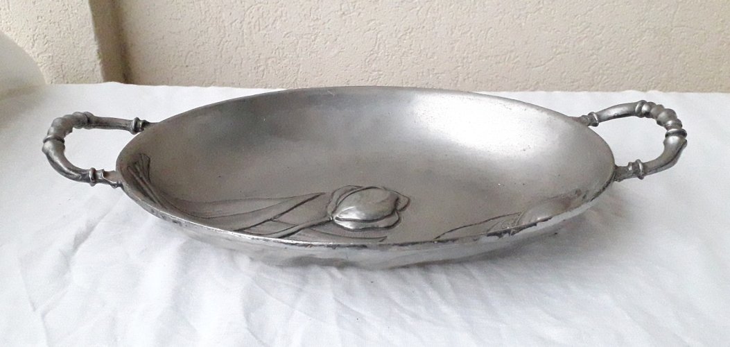 Plat étain Belle Drève
