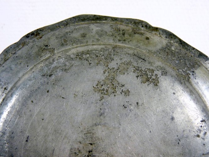 Plat Etain XVIII° Poinçon Hermine Couronnée Marif Fond..., D - 22,2 cm