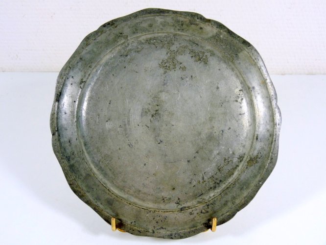 Plat Etain XVIII° Poinçon Hermine Couronnée Marif Fond..., D - 22,2 cm