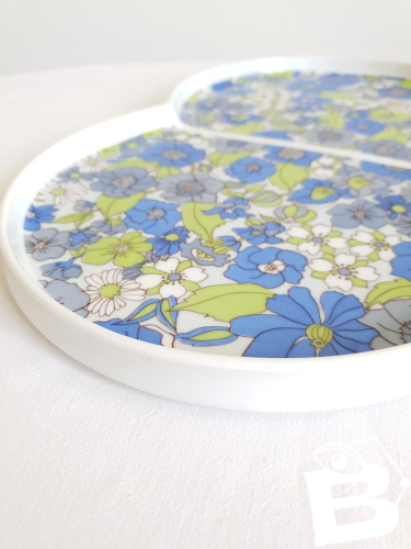 Plat fleuri en porcelaine vintage