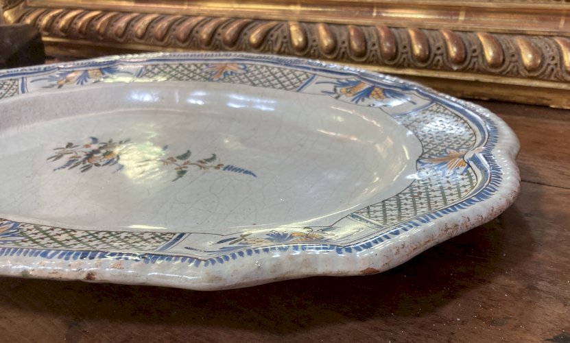 Plat oblong faïence Rouen XVIIIe 