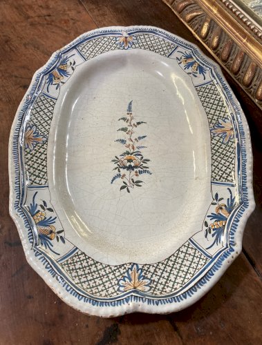 Plat oblong faïence Rouen XVIIIe 