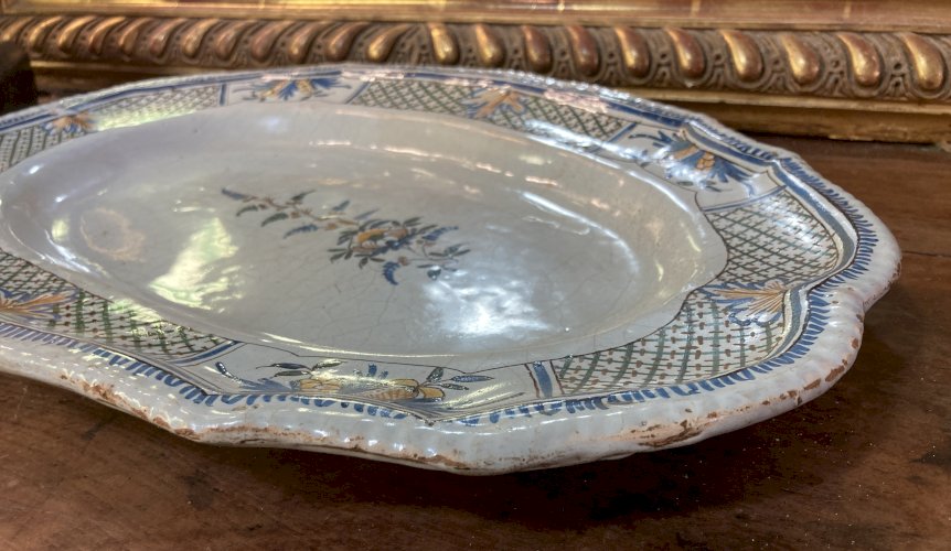 Plat oblong faïence Rouen XVIIIe 