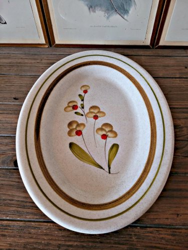 Plat oval en grès pyrité - motif de fleurs - made in Italie ?