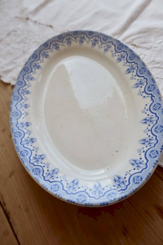 Plat ovale ancien terre de fer Boch La Louvière Clara