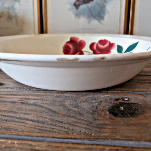 Plat rond creux Choisy Le Roi HBC modèle Vernon motif de roses