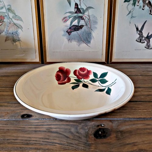 Plat rond creux Choisy Le Roi HBC modèle Vernon motif de roses