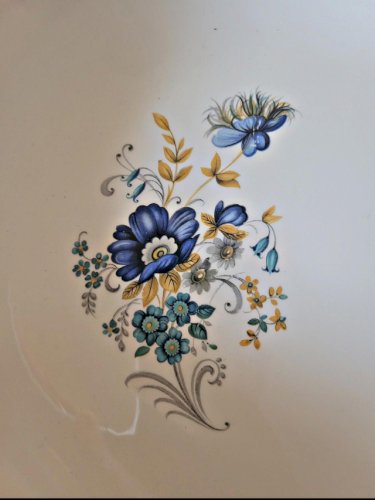 Plat rond creux Moulin des Loups Volubilis, fleurs bleues et dorure