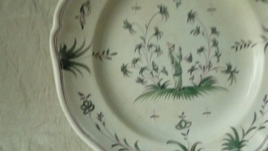 PLAT ROND EN FAIENCE DECOR AU CHINOIS LUNÉVILLE *