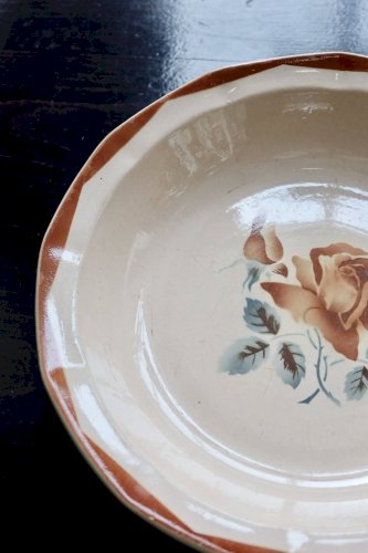 Plat rond et creux ancien en faïence Digoin Sarreguemines 9181