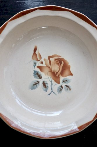 Plat rond et creux ancien en faïence Digoin Sarreguemines 9181