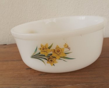 SALAD DISH Straight edge DAFFODILS flowers ARCOPAL 5774