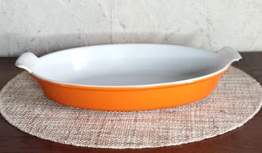Plat vintage DRU 28 en fonte émaillée orange – Made in Holland – Années 1970 – Pièce rare et robuste