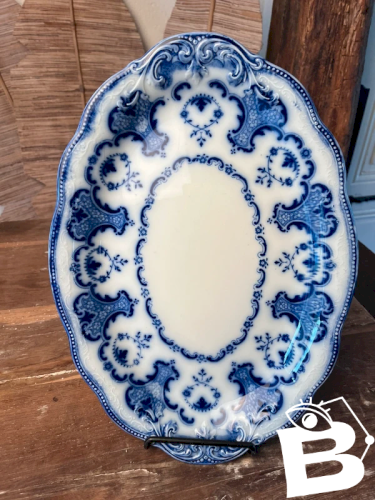 Plat WH Grindley «Flow Blue» modèle Alton