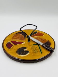 Cheese platter with Vallauris knife