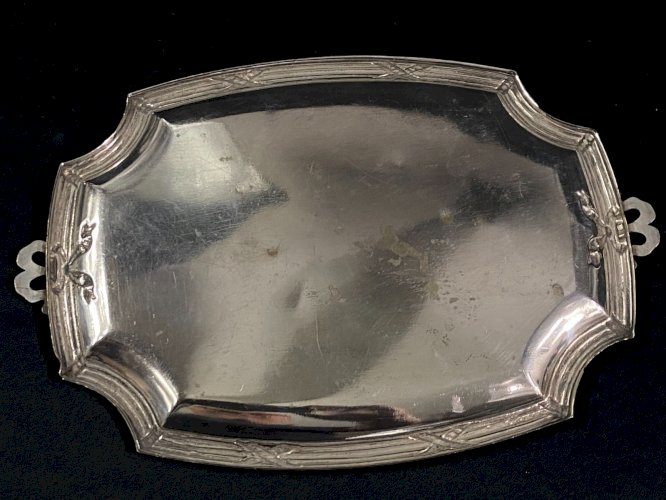 Plateau à missives en métal argenté de style Louis XVI