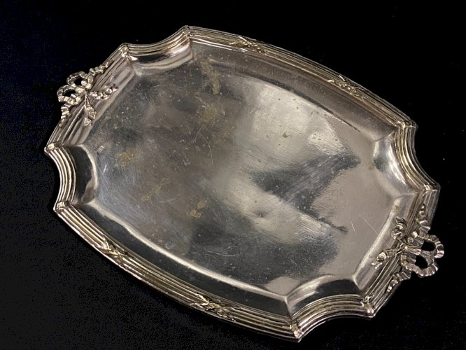 Plateau à missives en métal argenté de style Louis XVI