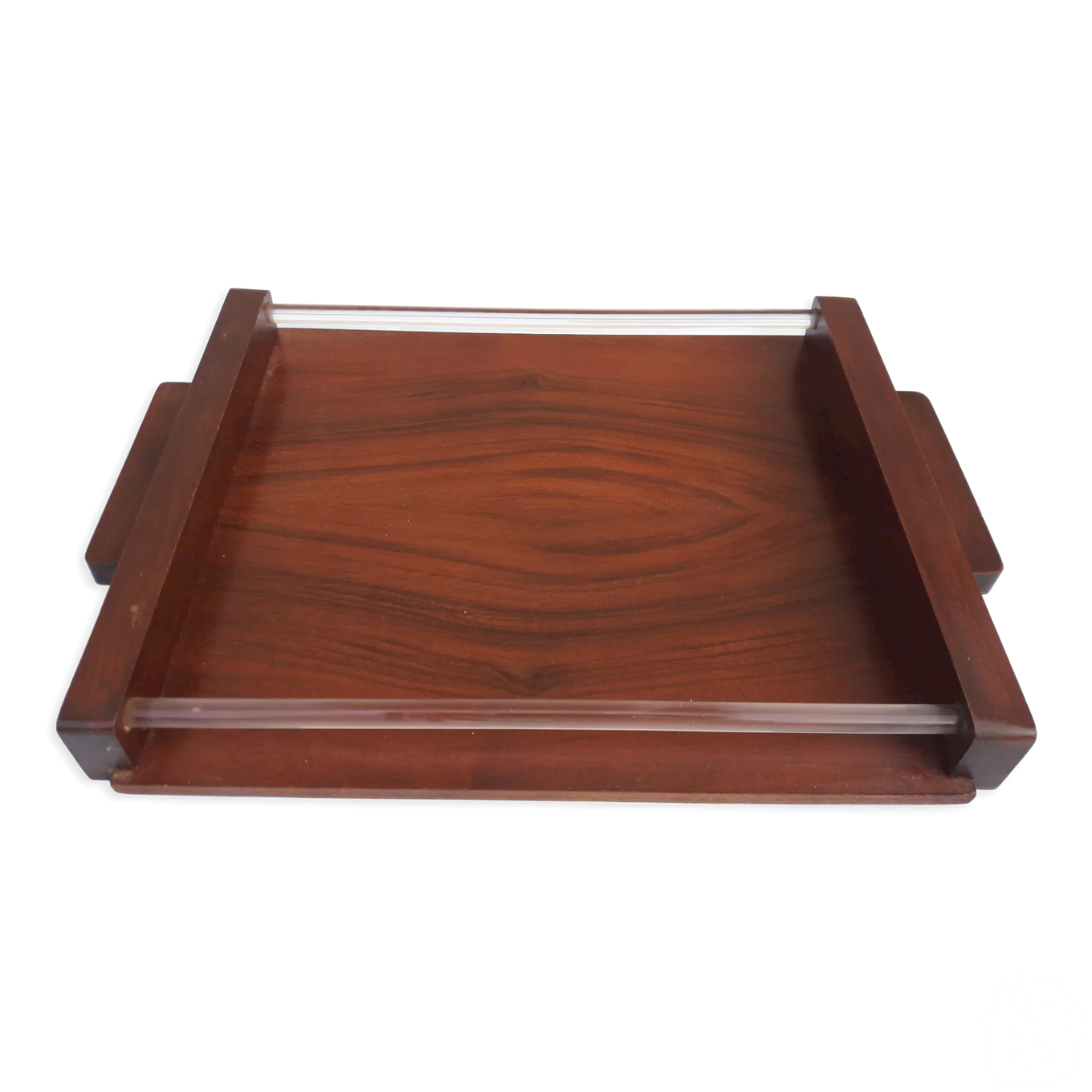 Embellissez votre plateau en bois avec des serviettes