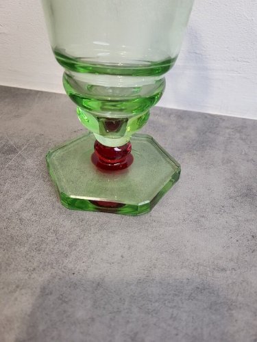 PLATEAU + CARAFE + 7 VERRES VERT ET ROUGE EN VERRE