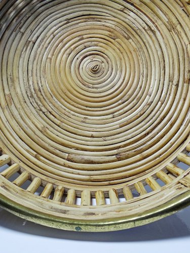 Plateau, corbeille rond en bambou clair cerclage laiton vintage Italie années 70