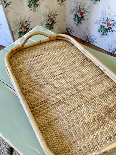 Plateau de service vintage en bambou et rotin