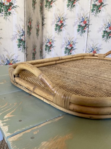 Plateau de service vintage en bambou et rotin