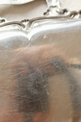 Plateau de service vintage en métal argenté – Poignées rocaille