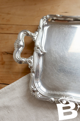 Plateau de service vintage en métal argenté – Poignées rocaille