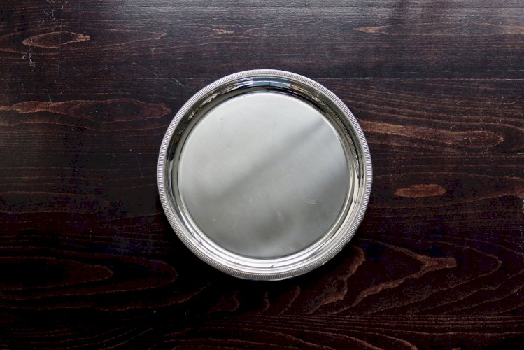 Plateau de service vintage rond métal argenté - Style bistrot