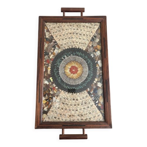 Plateau en bois et décor ailes de papillons
