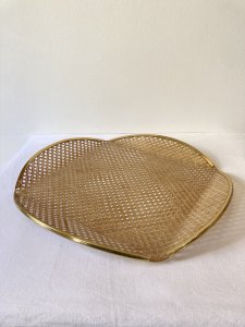 Plateau en plexiglas, cannage & laiton, 1970, attribué à Roche Bobois