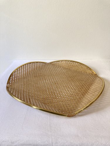 Plateau en plexiglas, cannage & laiton, 1970, attribué à Roche Bobois