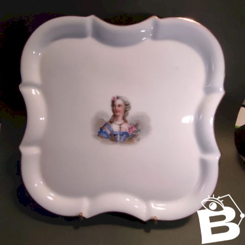 Plateau en porcelaine de Paris, décor avec Madame Dubarry