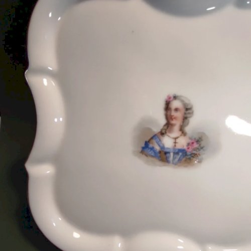 Plateau en porcelaine de Paris, décor avec Madame Dubarry