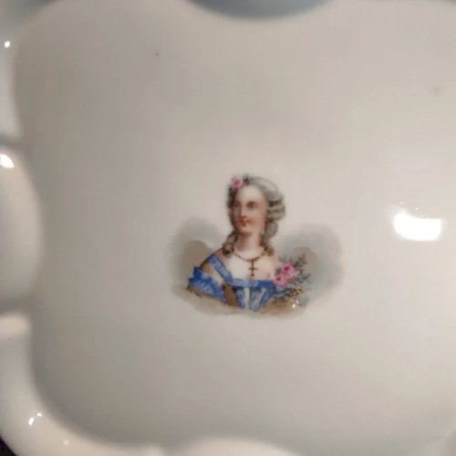 Plateau en porcelaine de Paris, décor avec Madame Dubarry