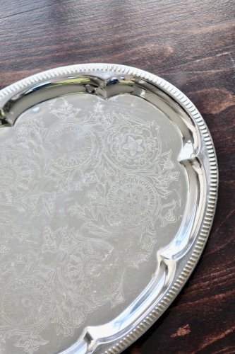 Plateau ovale vintage métal argenté - Motif gravé rocaille