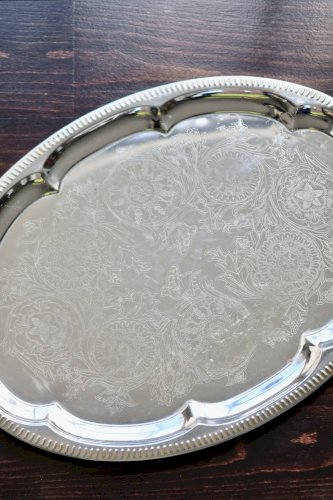 Plateau ovale vintage métal argenté - Motif gravé rocaille