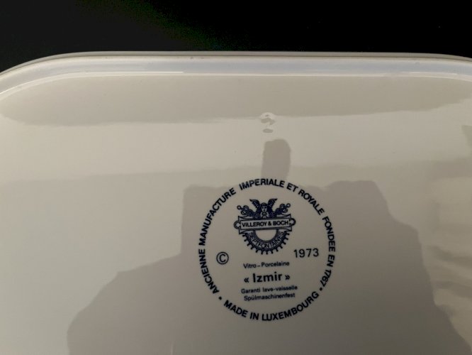 Plateau , Plat de service VILLEROY & BOCH modèle IZMIR vintage 1973 .