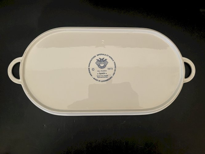 Plateau , Plat de service VILLEROY & BOCH modèle IZMIR vintage 1973 .