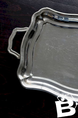 Plateau rectangulaire vintage en métal argenté brillant - Style bistrot