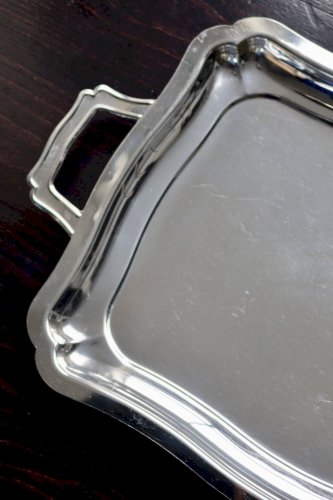 Plateau rectangulaire vintage en métal argenté brillant - Style bistrot