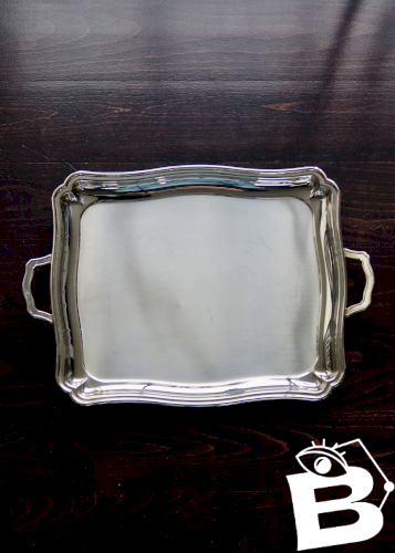 Plateau rectangulaire vintage en métal argenté