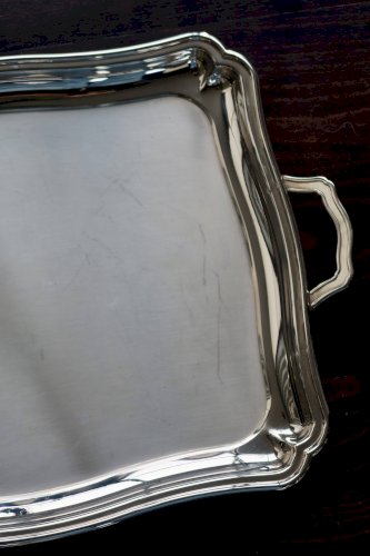 Plateau rectangulaire vintage en métal argenté