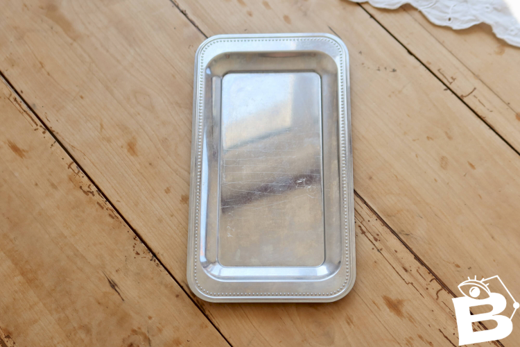Plateau rectangulaire vintage Guy Degrenne métal argenté bord perlé