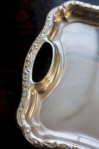 Plateau rectangulaire vintage métal inoxydable - Bord mouluré