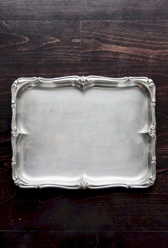 Plateau rectangulaire vintage métal inoxydable - Bord rocaille