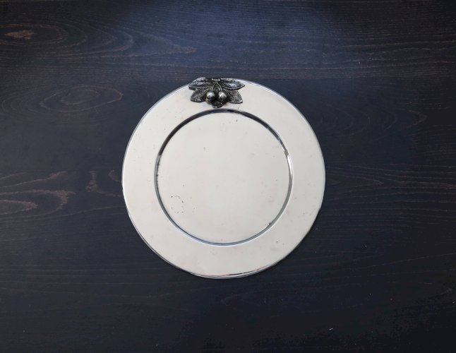 Plateau rond vintage en métal argenté avec cerises