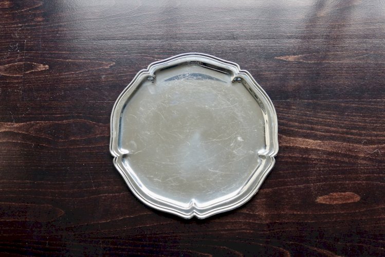 Plateau rond vintage en métal argenté brillant - Style bistrot