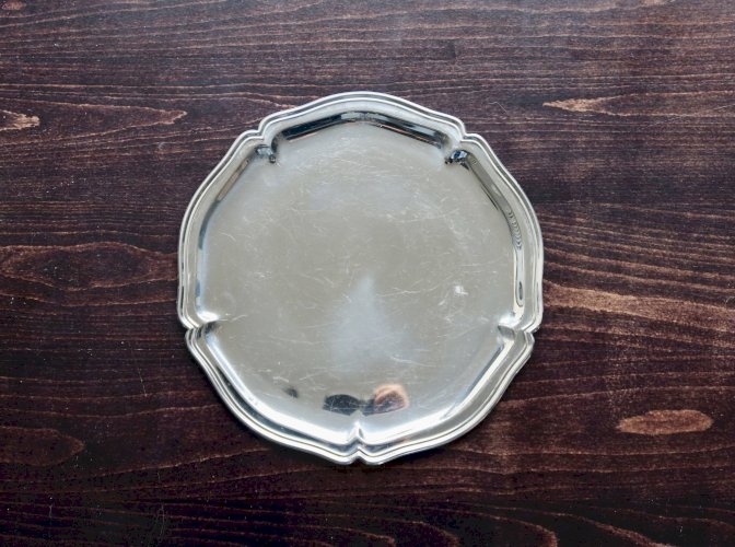 Plateau rond vintage en métal argenté brillant - Style bistrot